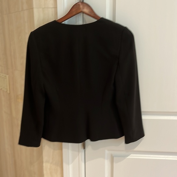 Aritzia Wilfred open from blazer size of 4 - Picture 2 of 4